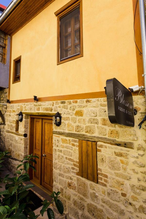 Blossom Rooms & Suite Верия Экстерьер фото